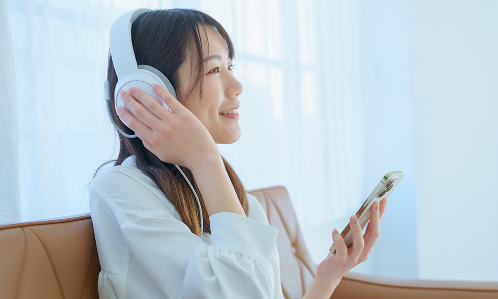 オープニングムービーの曲は歌詞なしが正解？結婚式で失敗しないBGMの選び方