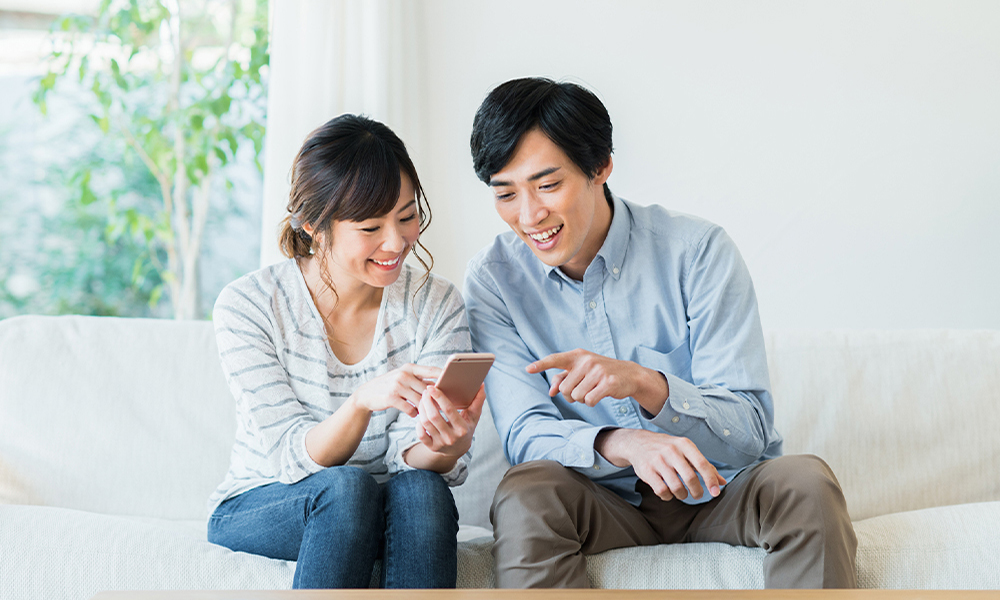 【盛り上がる】結婚式オープニングムービーにぴったりな明るい曲の選び方とおすすめ楽曲